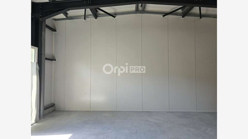Local commercial 75m² à louer à Belz