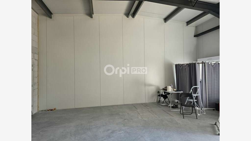 Local commercial 75m² à louer à Belz