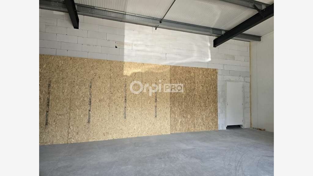 Local commercial 75m² à louer à Belz