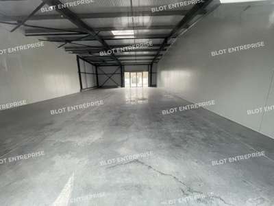 À LOUER - LOCAL COMMERCIAL - BELZ - 199 m²