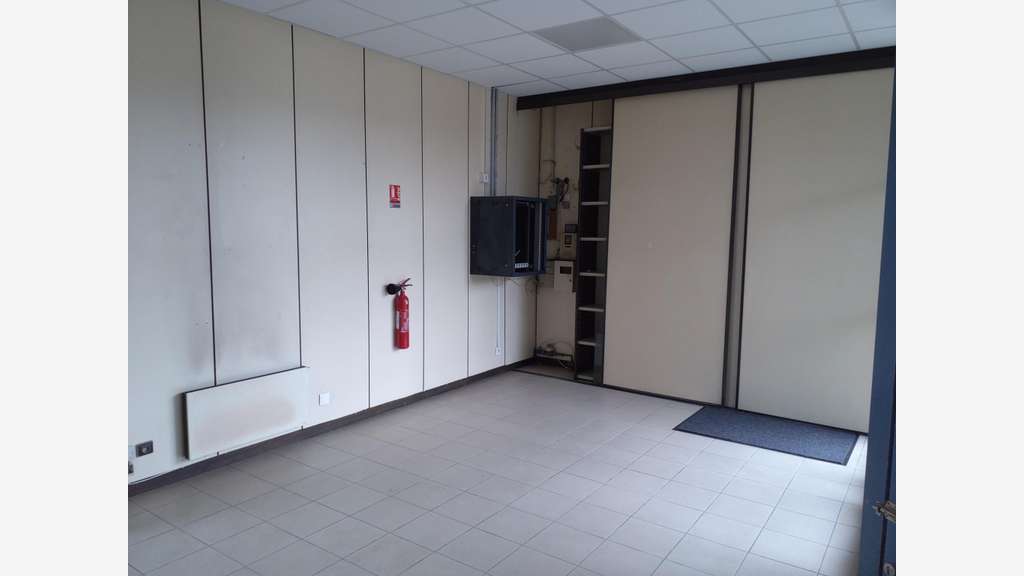 A louer local commercial 300m² en centre Bergerac