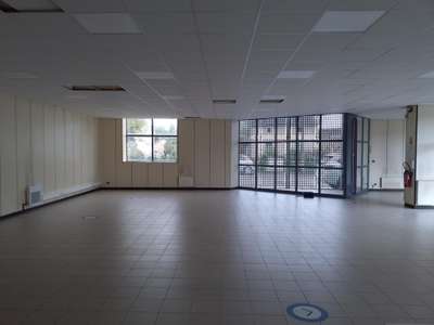 A louer local commercial 300m² en centre Bergerac