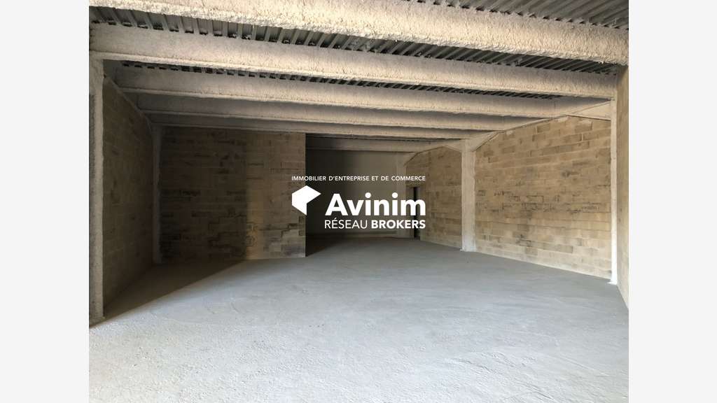 A louer local commercial 177m² ZAC Bernes-Sur-Oise