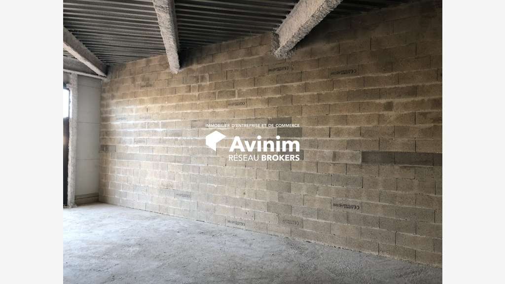A louer local commercial 177m² ZAC Bernes-Sur-Oise