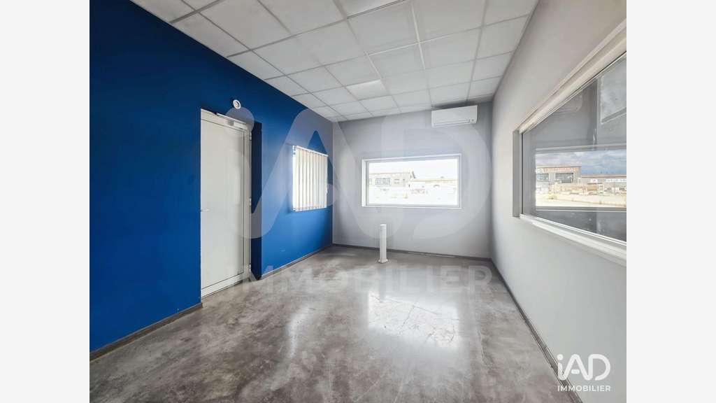 A louer beau local d'activités 400m² Bernis RN113