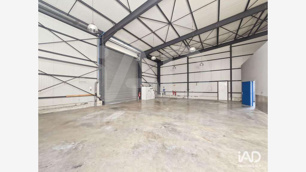 A louer beau local d'activités 400m² Bernis RN113