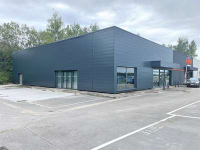 A louer local commercial 339m² ZAC Châteaufarine