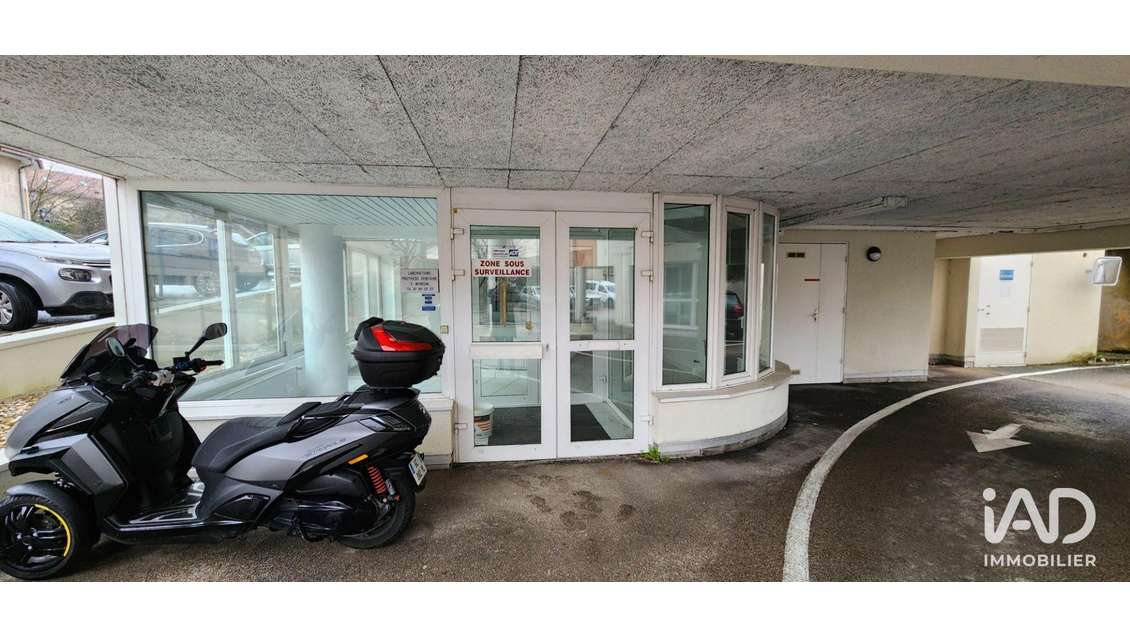 A louer local très lumineux à Besançon