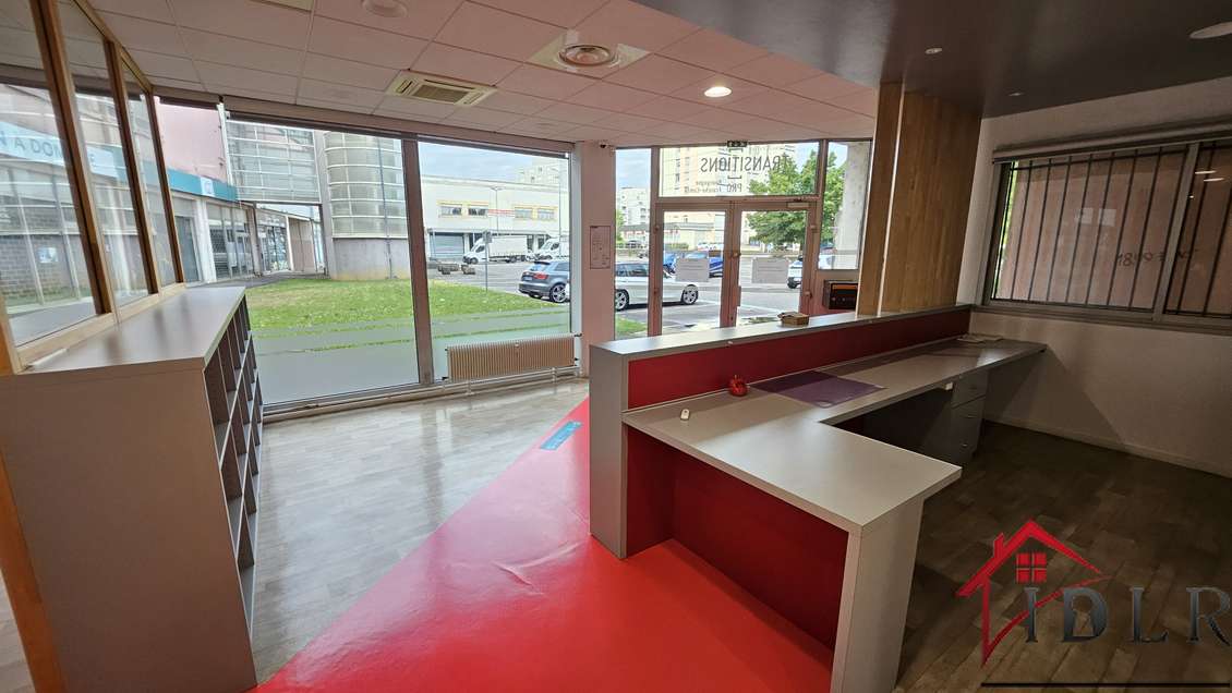A louer local commercial 86m² empl N°1 à Besançon