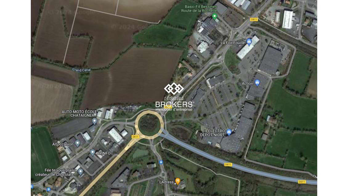 A louer local 746m² retail park à Bessines La Mude