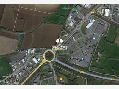 A louer local 746m² retail park à Bessines La Mude