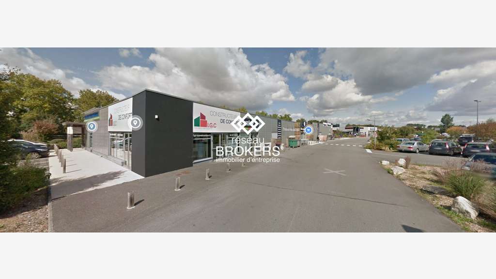 A louer local 746m² retail park à Bessines La Mude