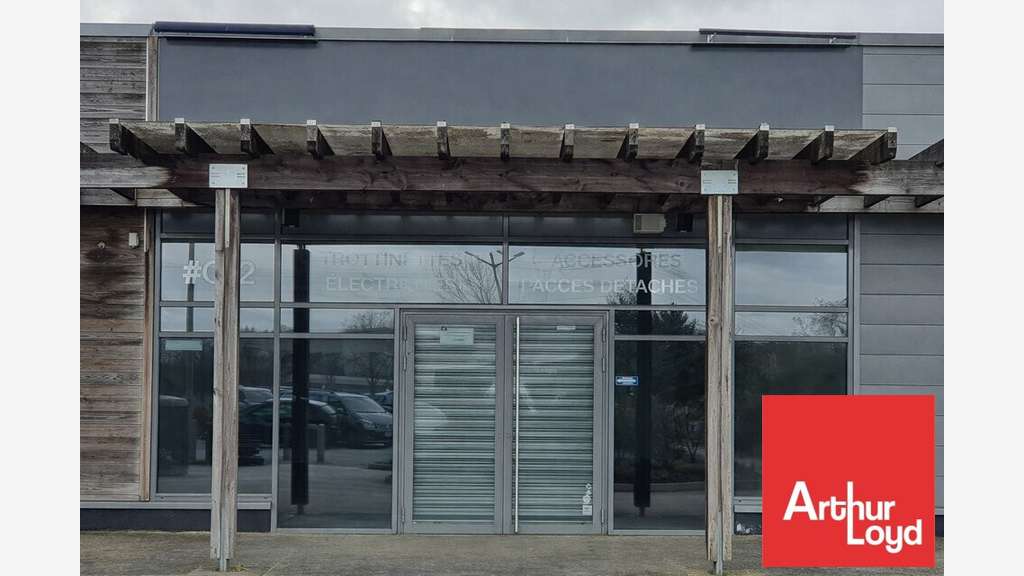 Local commercial 180m² à louer Bessines Niort Sud