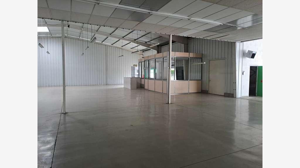 BETTON - LOCAL COMMERCIAL à louer