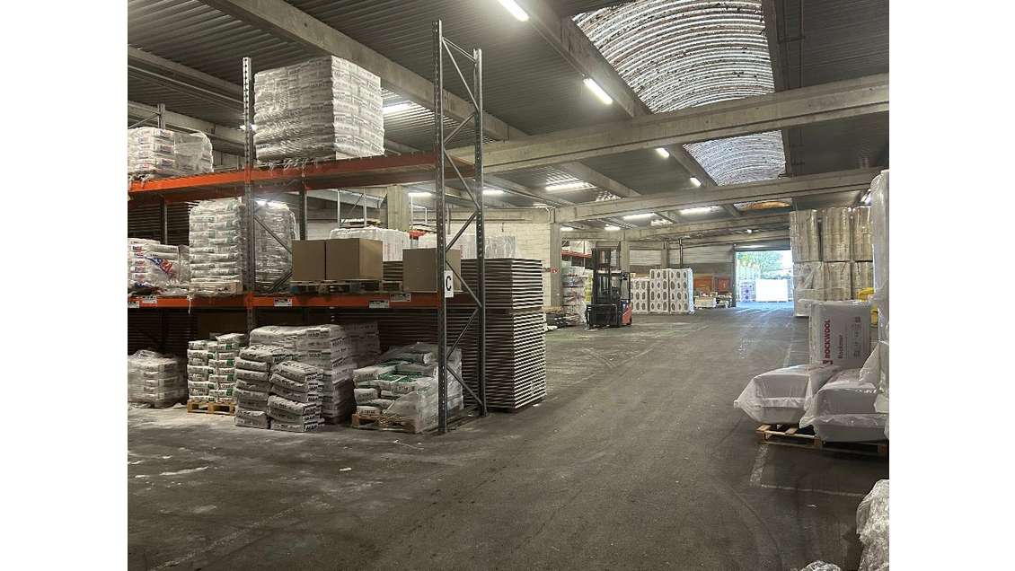 A louer locaux disponibles 3000m² à Beynost