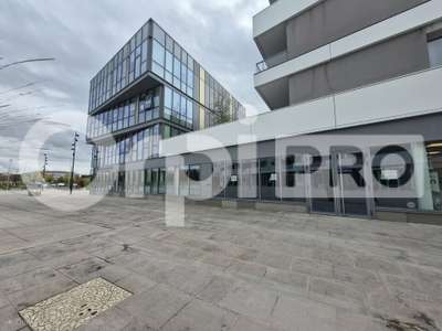 Local commercial neuf 136m² à louer à Bezannes