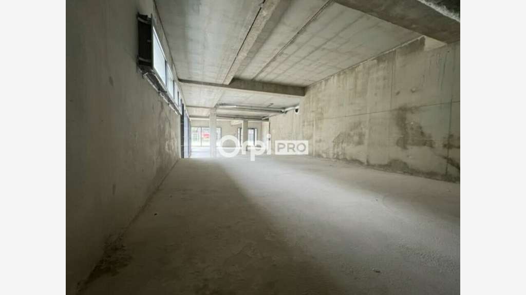 A louer local commercial 185m² à Bezannes