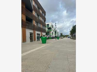 A louer local commercial 185m² à Bezannes