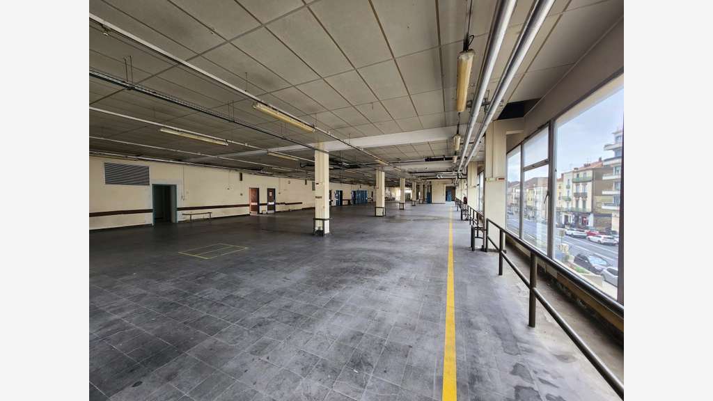 A louer local 1103m² ERP & PMR à Béziers Centre
