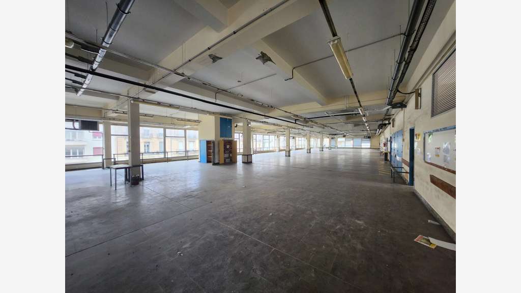 A louer local 1103m² ERP & PMR à Béziers Centre