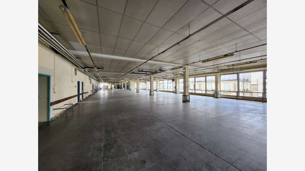 A louer local 1103m² ERP & PMR à Béziers Centre
