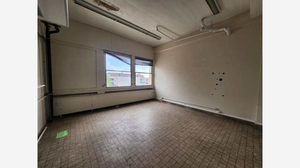 A louer local 1103m² ERP & PMR à Béziers Centre