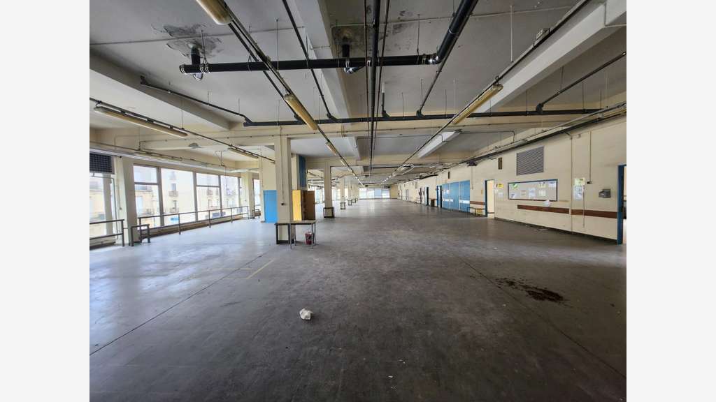 A louer local 1103m² ERP & PMR à Béziers Centre