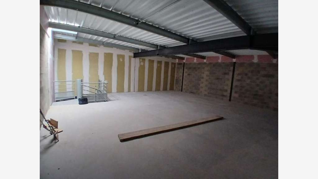 A louer locaux zone de Mercoran à Béziers