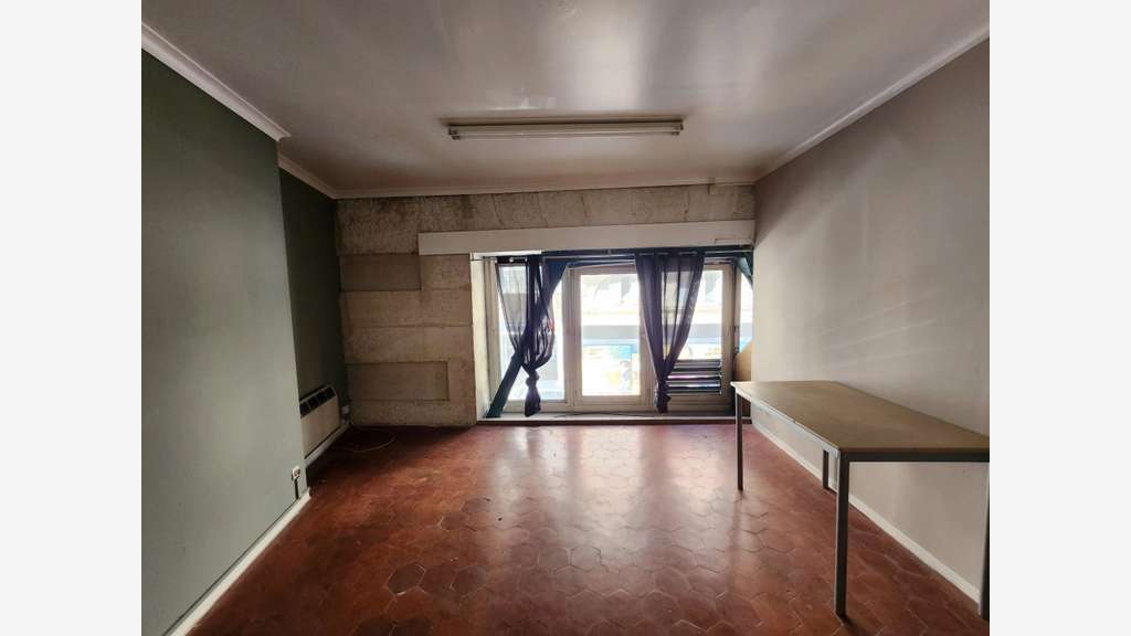 Location commerce de 110m² à Béziers centre