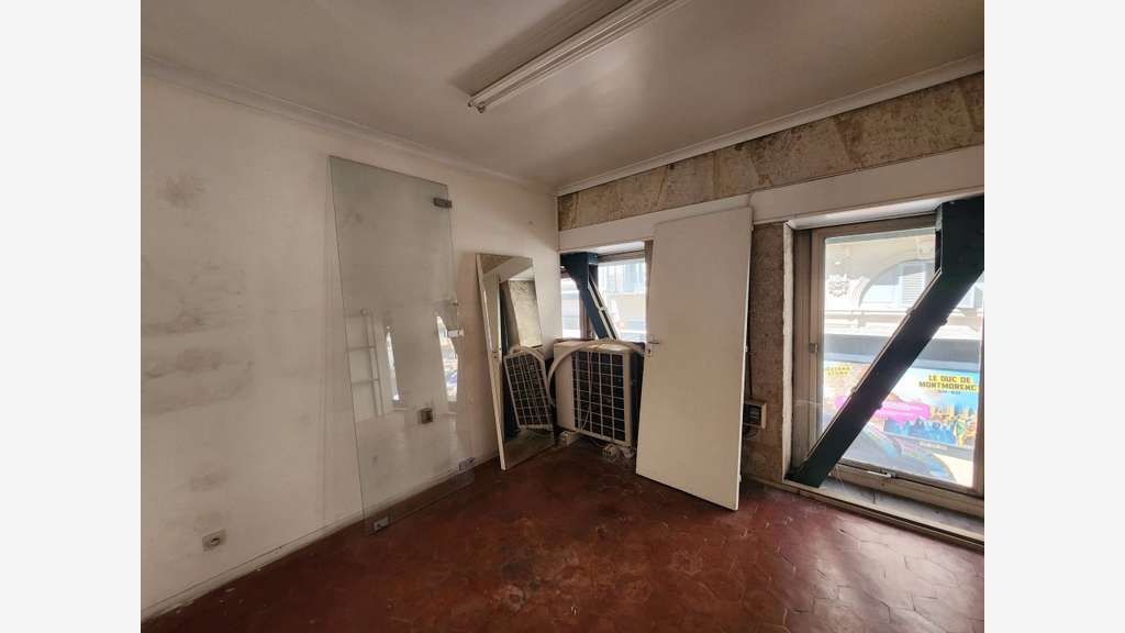 Location commerce de 110m² à Béziers centre