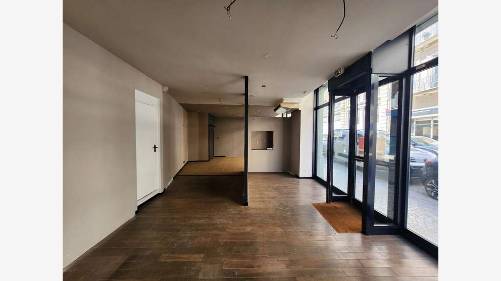 Location commerce de 110m² à Béziers centre