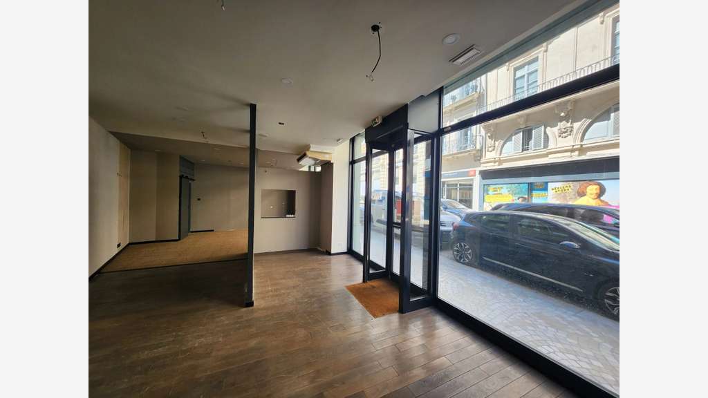 Location commerce de 110m² à Béziers centre