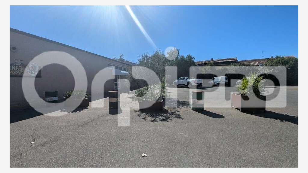 Local commercial rénové 400m² à louer à Béziers