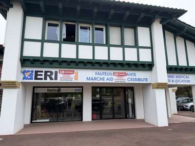 A louer local commercial 232m² empl d'angle Bidart