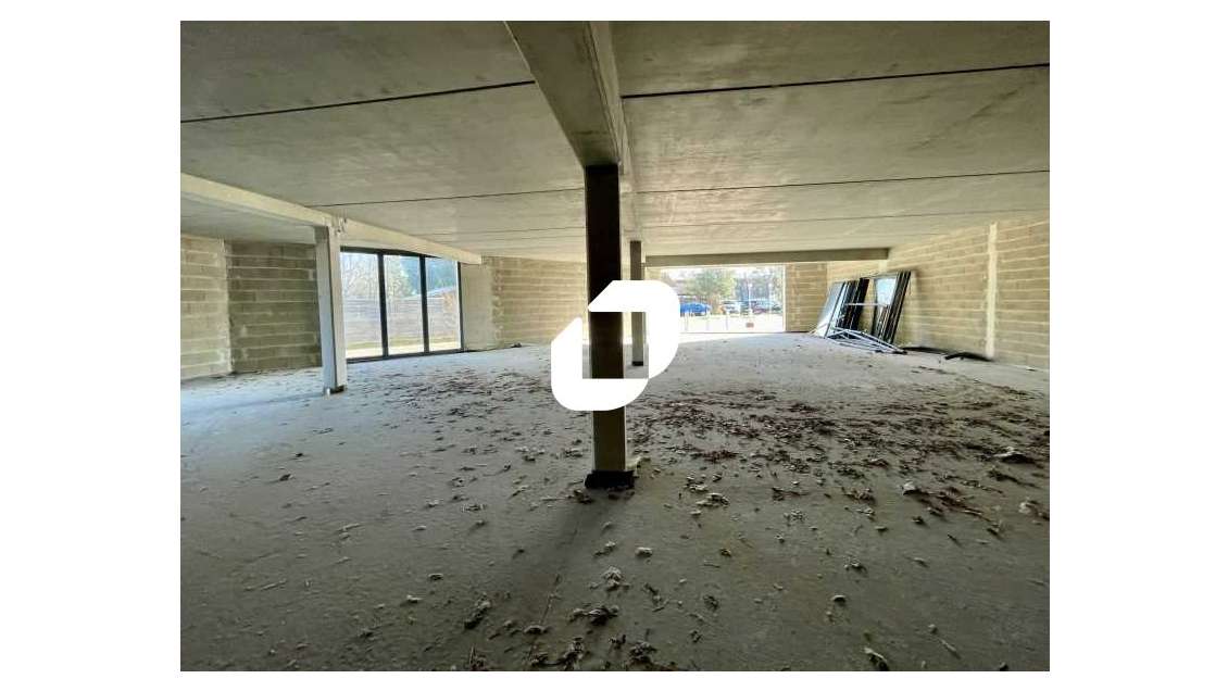 A louer Local commercial 204m² Biganos