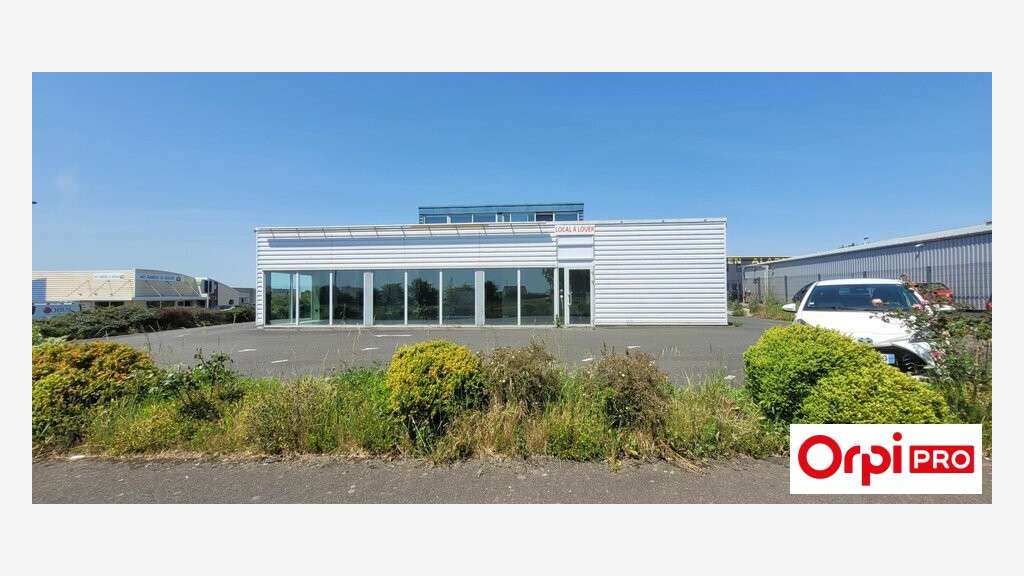 A louer local commercial 114m² au haut de Binic
