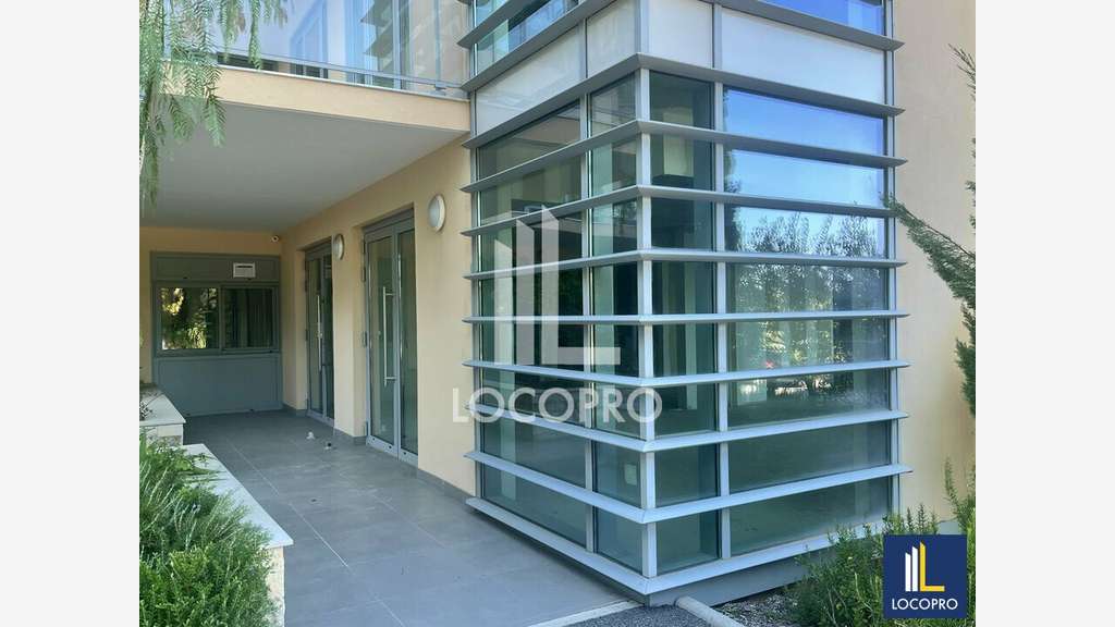 A louer local commercial 182m² Sophia Antipolis 