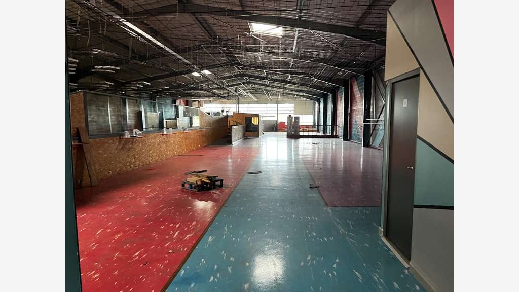 Local Activité 1000 m² ZC Biscarrosse Parking XXL