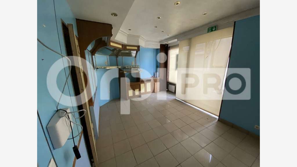 Local commercial 40m² + réserve à louer à Bolbec
