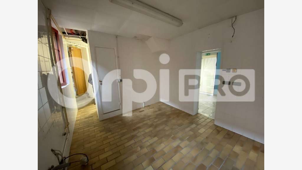 Local commercial 40m² + réserve à louer à Bolbec