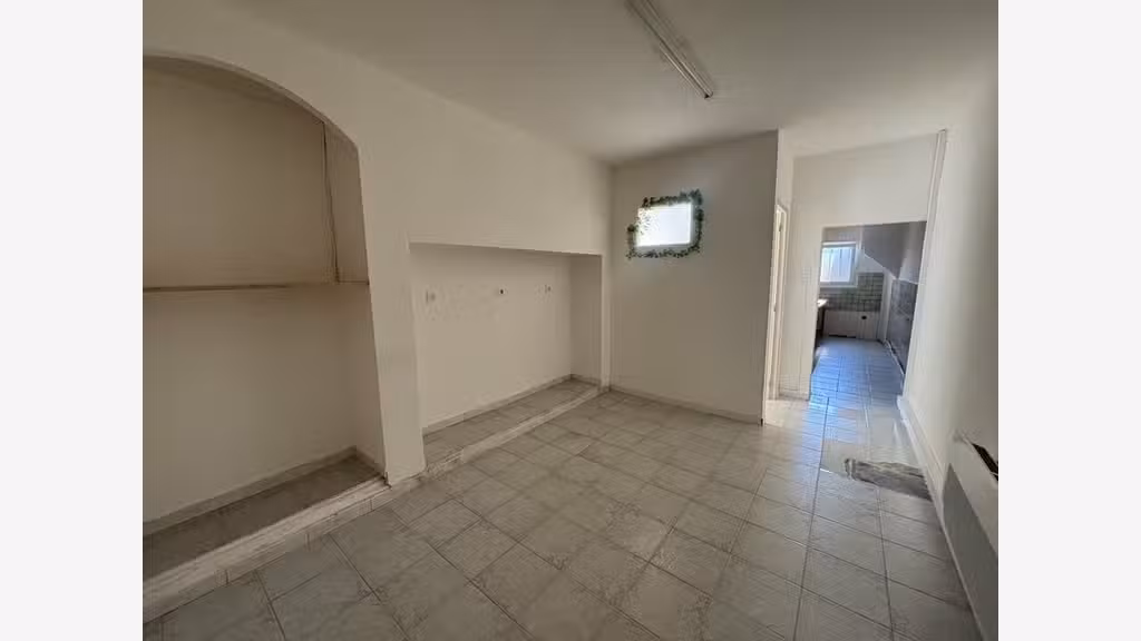 Local commercial 40m² à louer à Bollène 