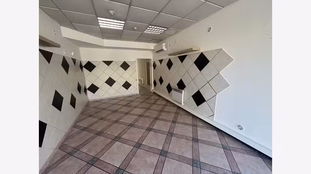 Local commercial 40m² à louer à Bollène 