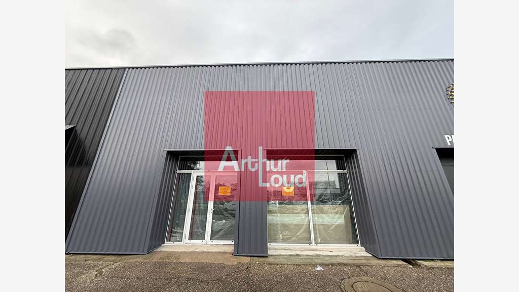 A louer local commercial 120m² à Bon Encontre