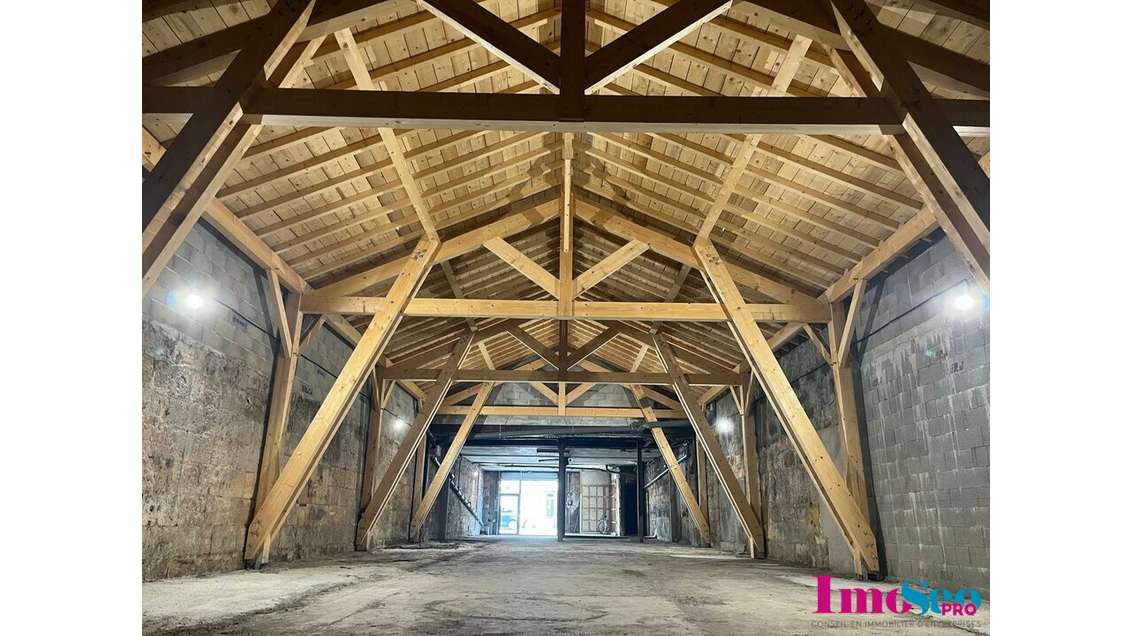Entrepôt 320m² à louer à Bordeaux Chartrons