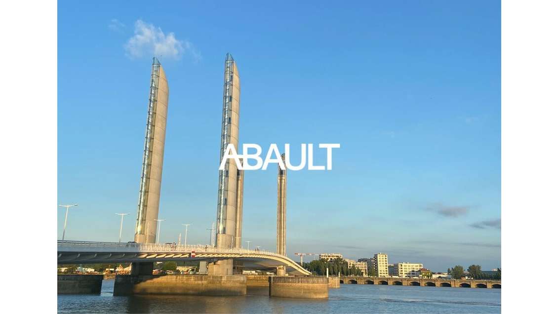 Local commercial 1000m² à louer Bordeaux centre