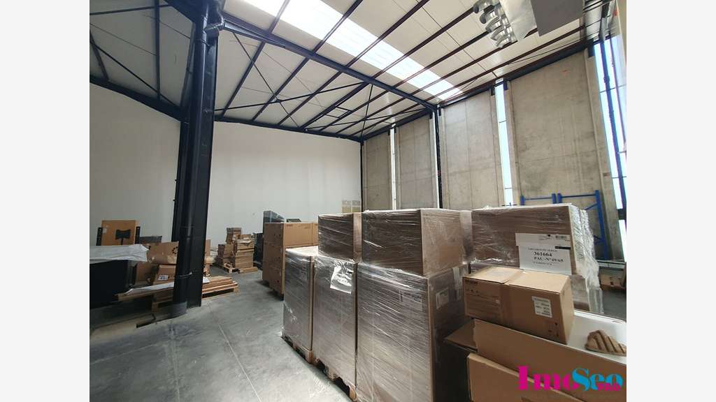 Local commercial 250m² à louer à Bordeaux Nord 
