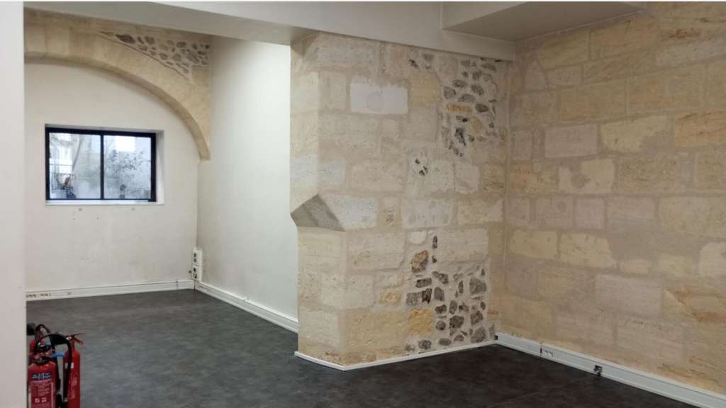 Local commercial 85m² à louer à Bordeaux St Pierre