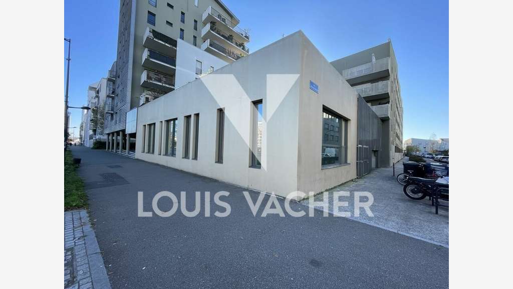 Location local d'angle Bordeaux Rue Lucien Faures
