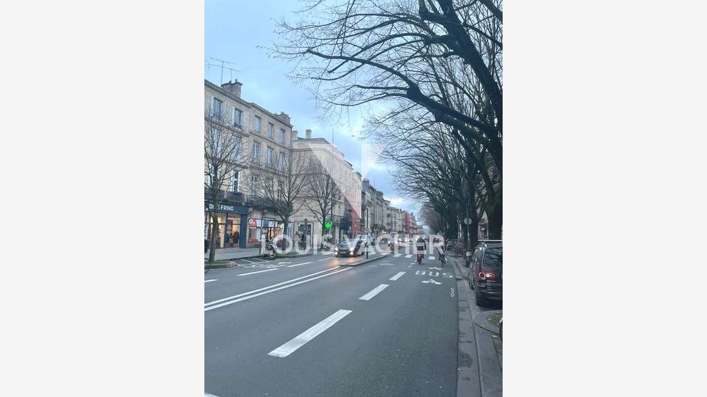 Location local 270m² à Bordeaux cours Victor Hugo
