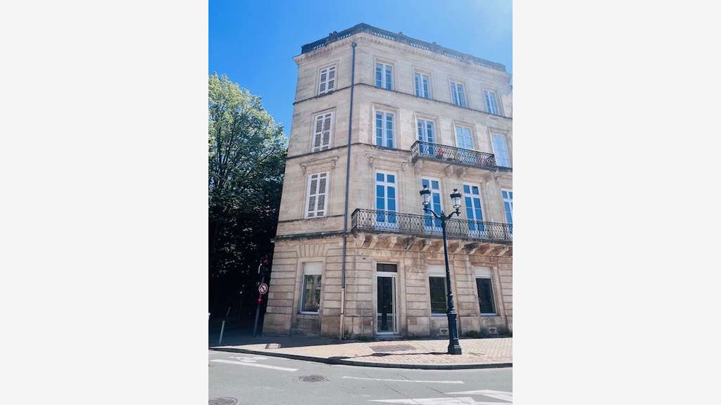 Loue local commercial 110m² Bordeaux allées Toury